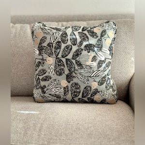 Decorative accent pillow floral
